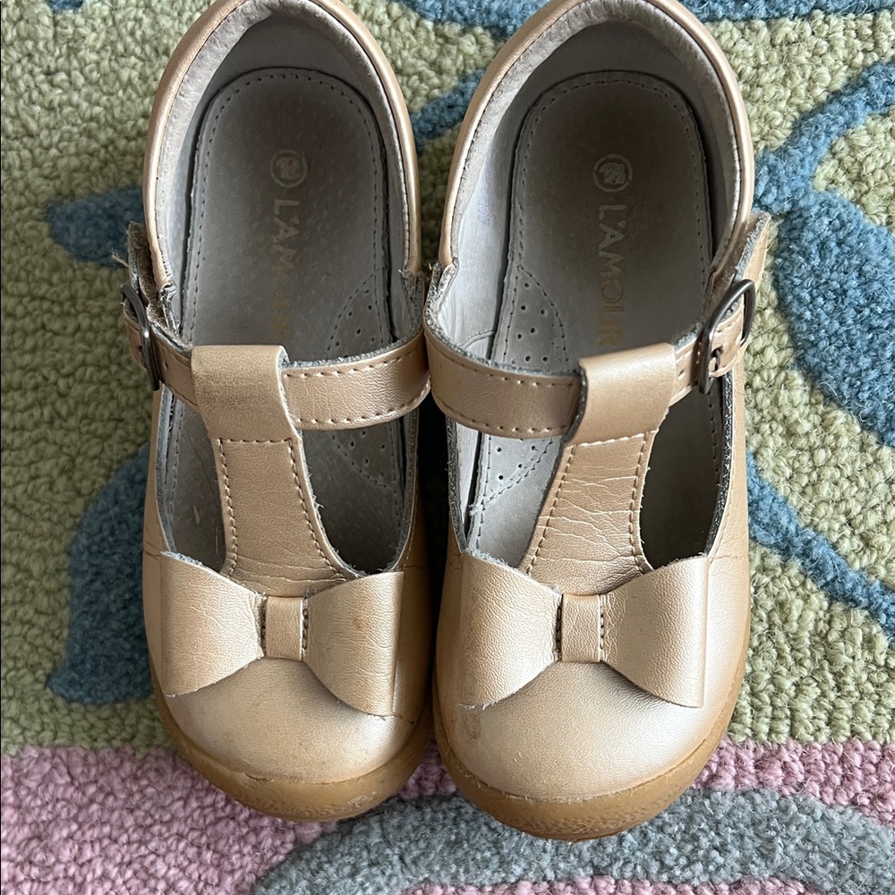 L'Amour Beige Kids Dress Shoes with Bow